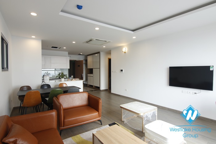 A newly 3 bedroom apartment for rent in Cau giay, Ha noi